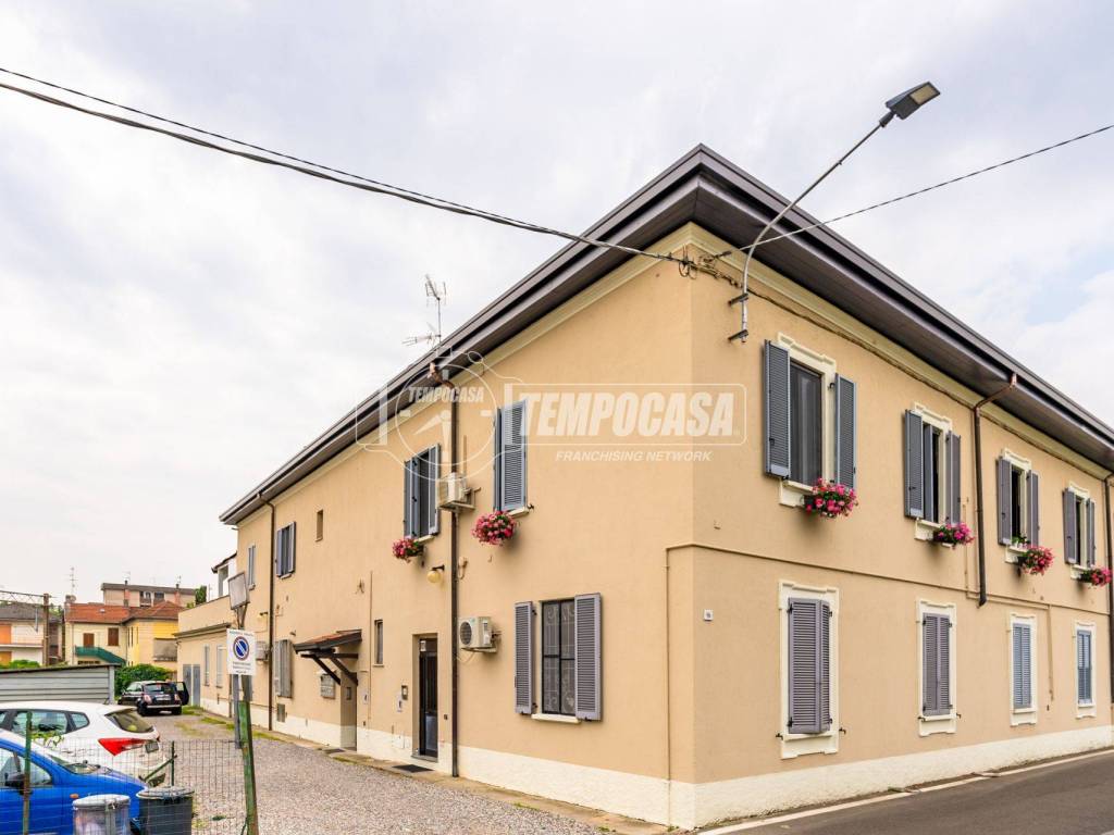 appartamento in vendita a Caronno Pertusella