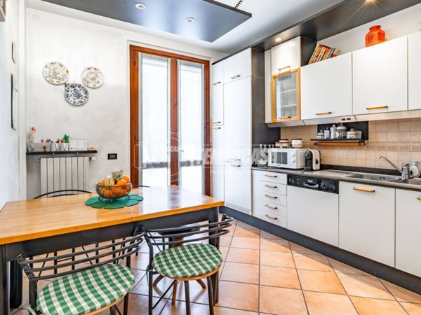 appartamento in vendita a Caronno Pertusella