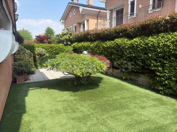 appartamento in vendita a Caronno Pertusella