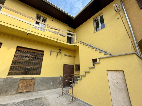 appartamento in vendita a Caronno Pertusella