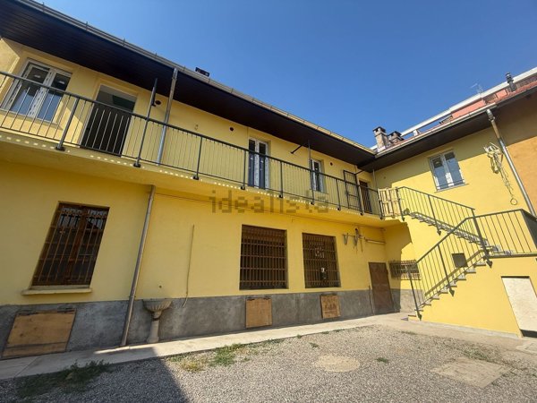 appartamento in vendita a Caronno Pertusella