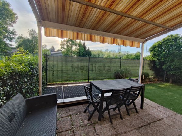 appartamento in vendita a Caronno Pertusella
