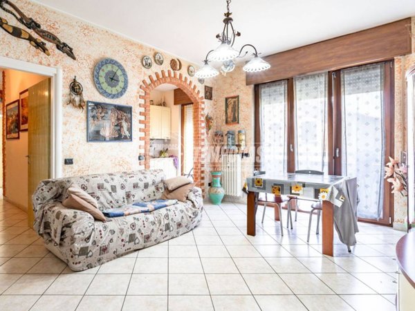 appartamento in vendita a Caronno Pertusella