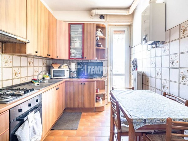 appartamento in vendita a Caronno Pertusella