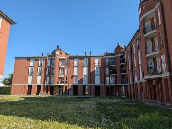 appartamento in vendita a Caronno Pertusella