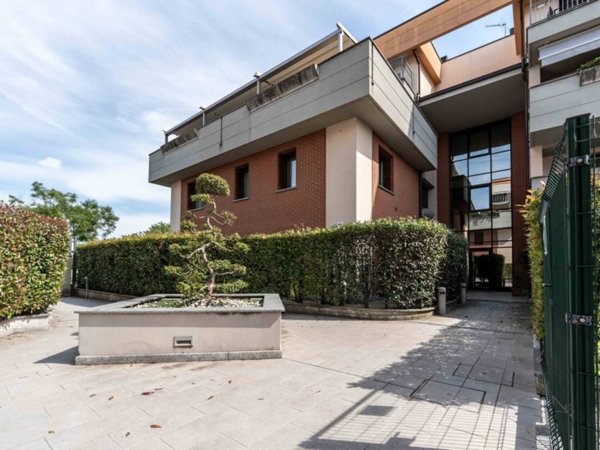 appartamento in vendita a Caronno Pertusella