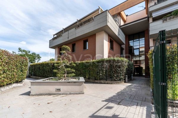 appartamento in vendita a Caronno Pertusella