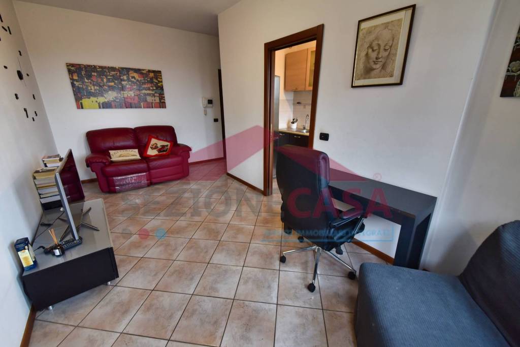 appartamento in vendita a Caronno Pertusella
