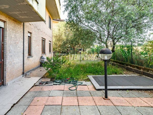 appartamento in vendita a Caronno Pertusella