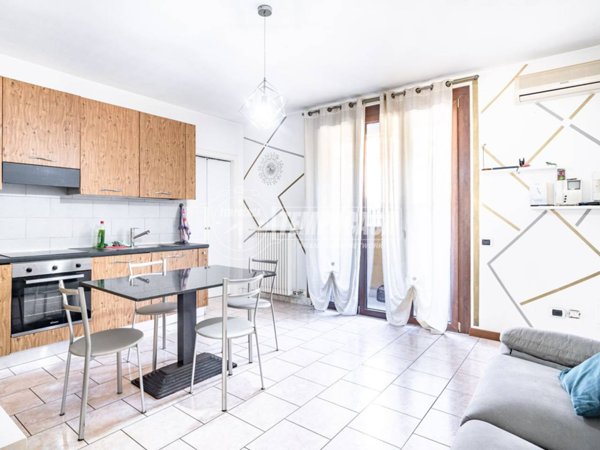 appartamento in vendita a Caronno Pertusella