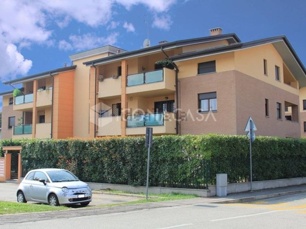 appartamento in vendita a Caronno Pertusella