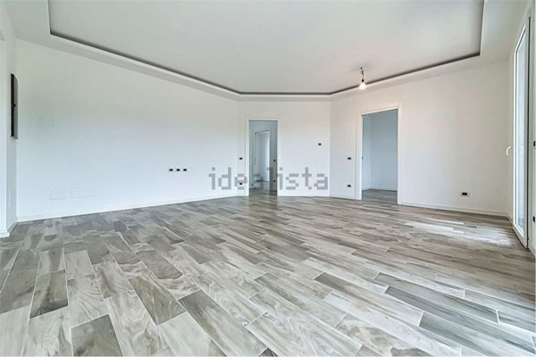 appartamento in vendita a Caronno Pertusella