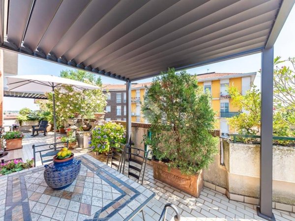 appartamento in vendita a Caronno Pertusella
