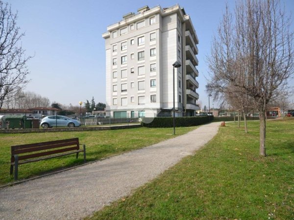 appartamento in vendita a Caronno Pertusella