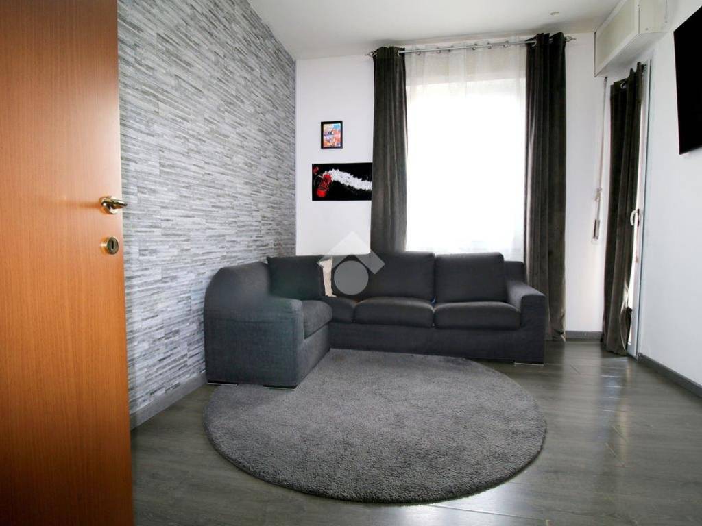 appartamento in vendita a Caronno Pertusella