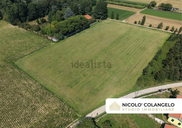 terreno edificabile in vendita a Caronno Pertusella
