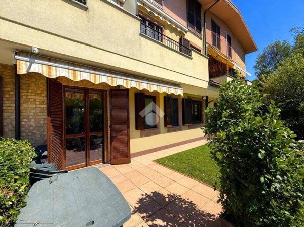 appartamento in vendita a Caronno Pertusella