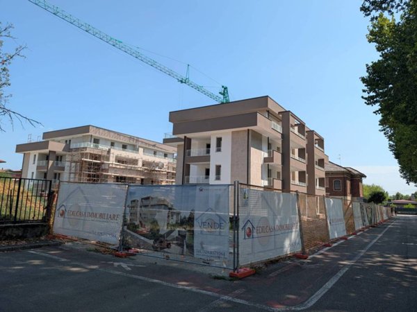 appartamento in vendita a Caronno Pertusella