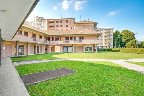 appartamento in vendita a Caronno Pertusella