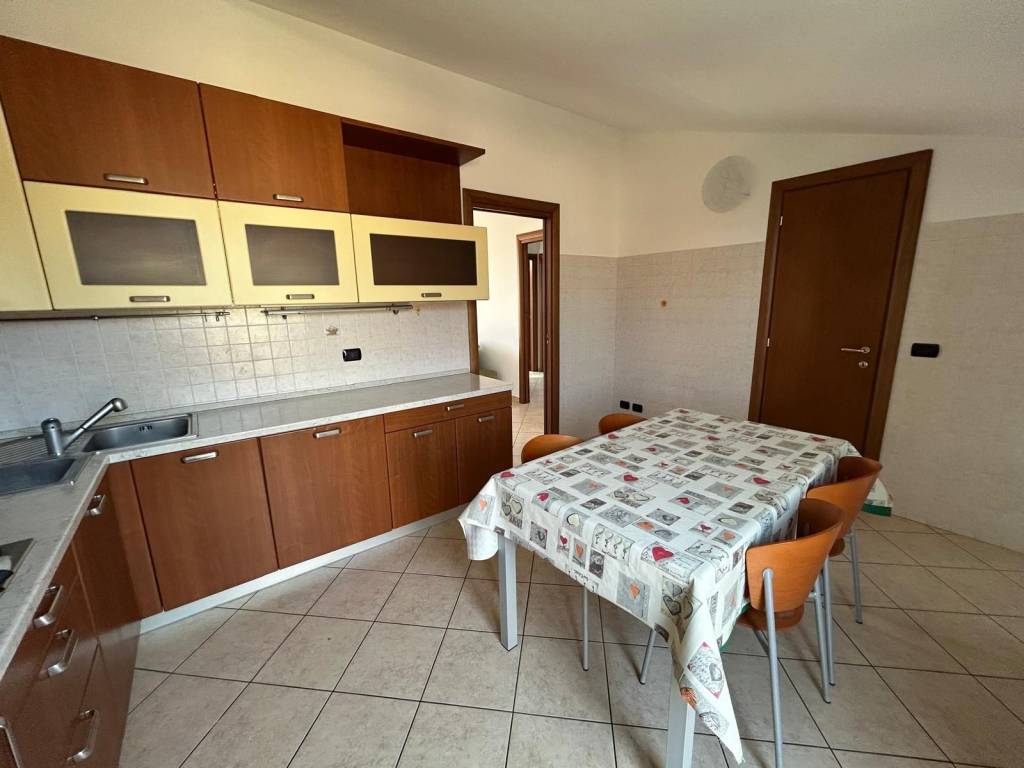 appartamento in vendita a Caronno Pertusella