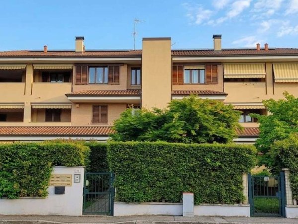 appartamento in vendita a Caronno Pertusella