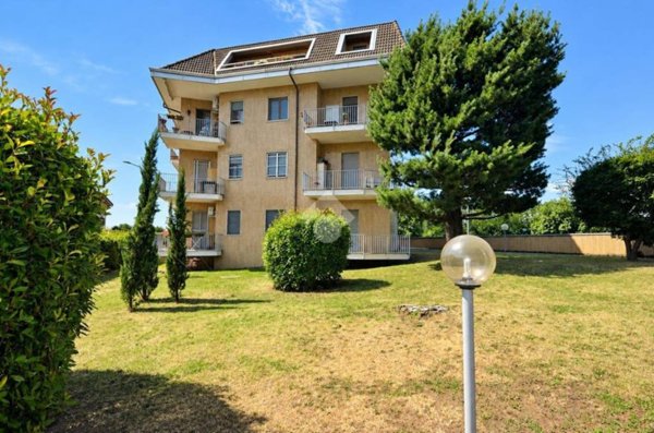 appartamento in vendita a Caronno Pertusella