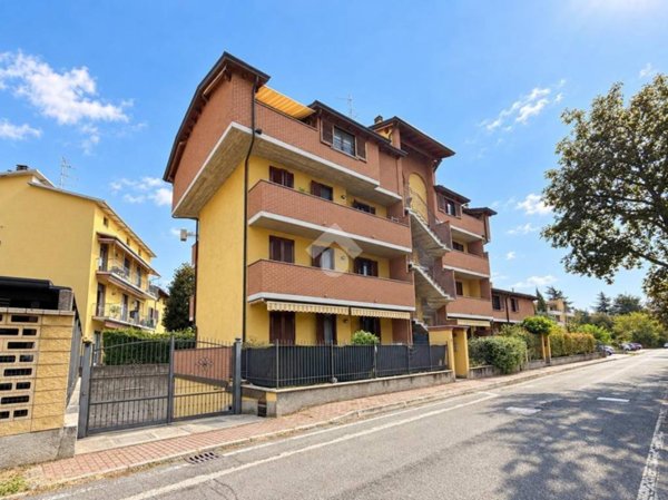 appartamento in vendita a Caronno Pertusella