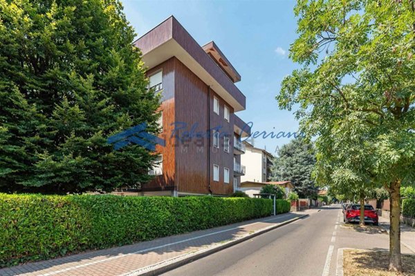 appartamento in vendita a Caronno Pertusella
