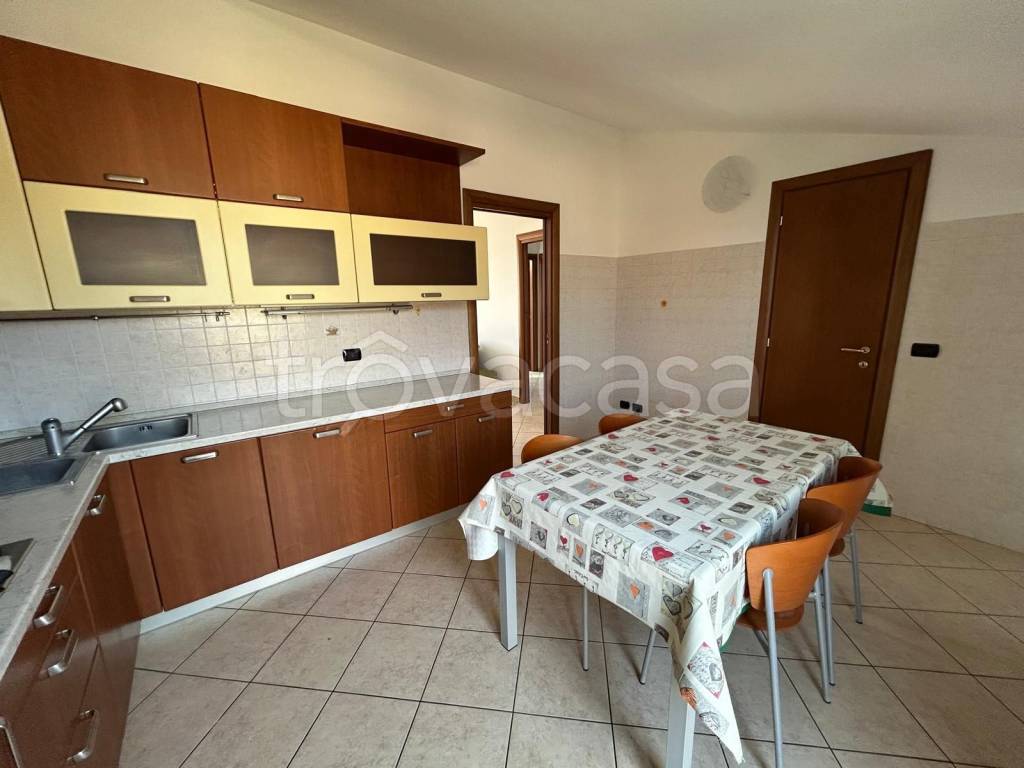 appartamento in vendita a Caronno Pertusella