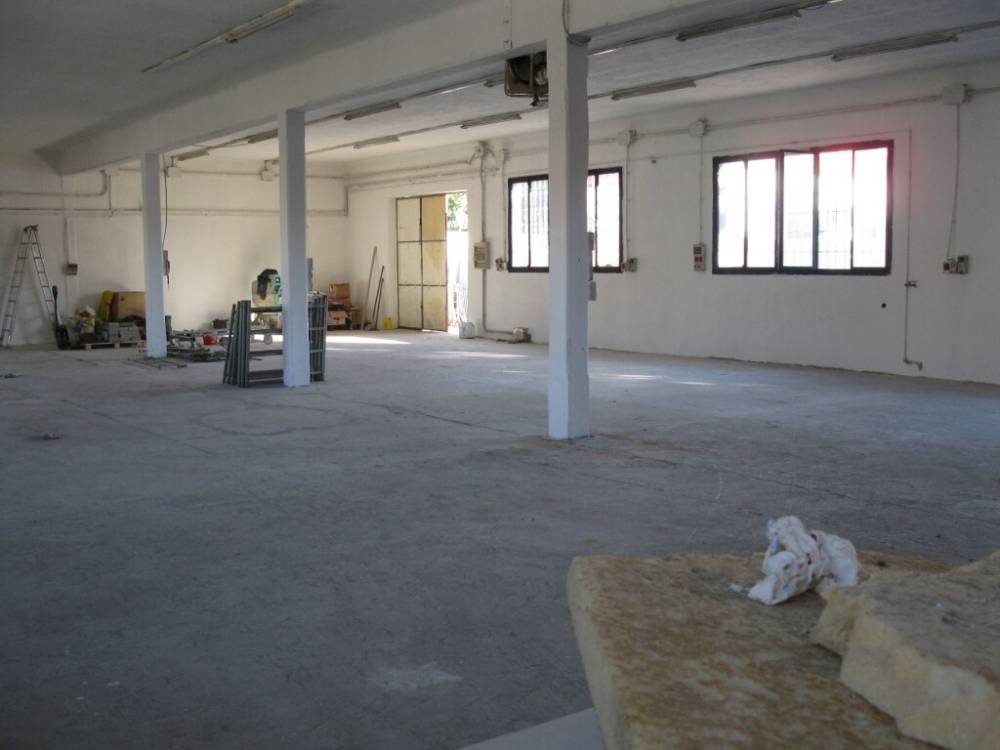 ufficio in vendita a Caronno Pertusella