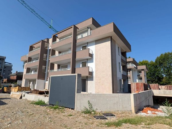 appartamento in vendita a Caronno Pertusella