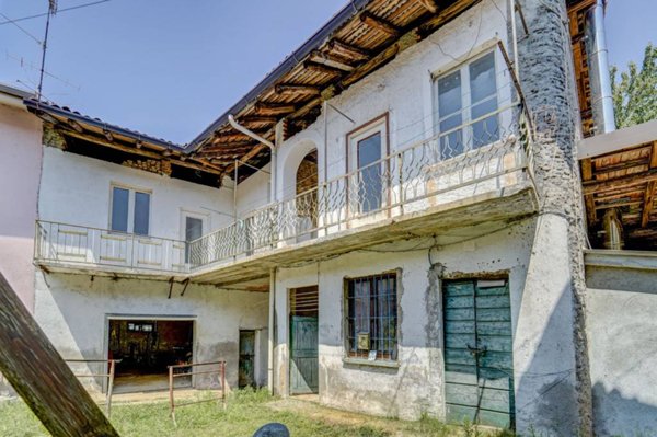 casa indipendente in vendita a Caronno Varesino in zona Stribiana