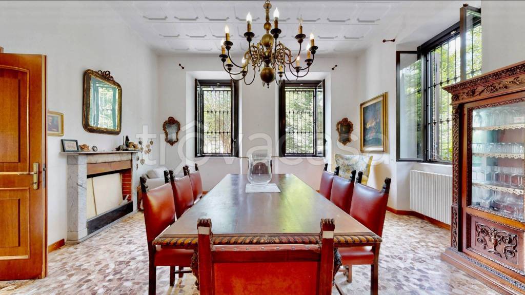 casa indipendente in vendita a Caronno Varesino