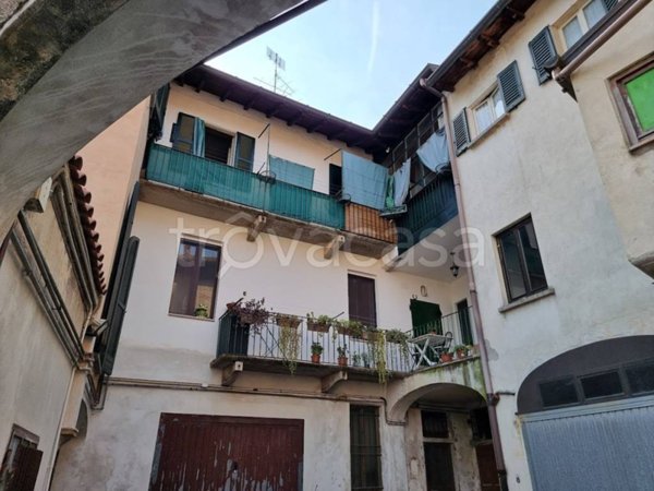 appartamento in vendita a Caronno Varesino