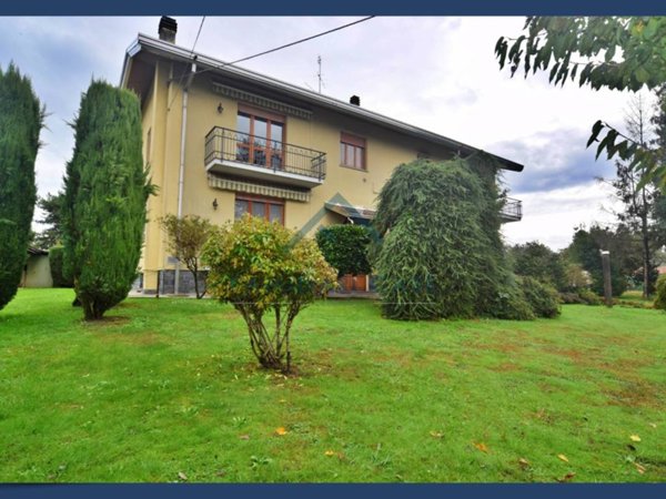 casa indipendente in vendita a Caronno Varesino