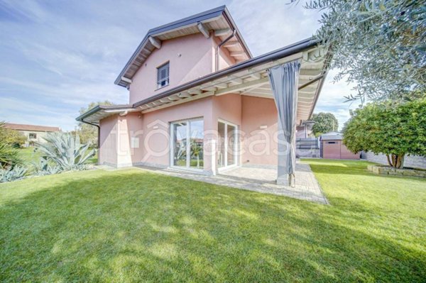 casa indipendente in vendita a Caronno Varesino in zona Palani