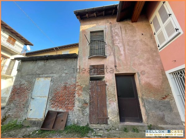 appartamento in vendita a Caronno Varesino