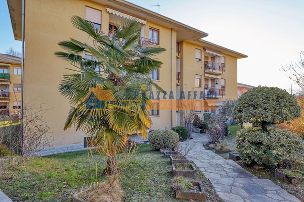 appartamento in vendita a Caronno Varesino