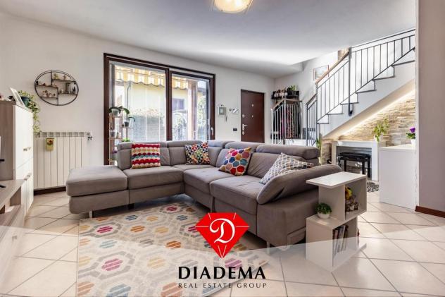 casa indipendente in vendita a Caronno Varesino in zona Stribiana