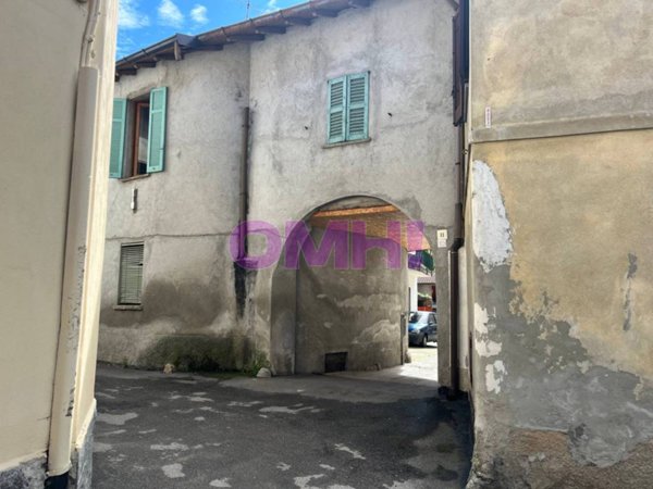 casa indipendente in vendita a Caronno Varesino