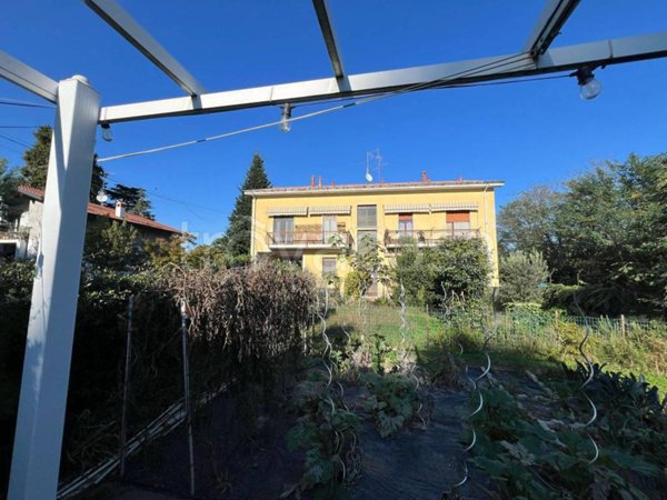 appartamento in vendita a Caronno Varesino