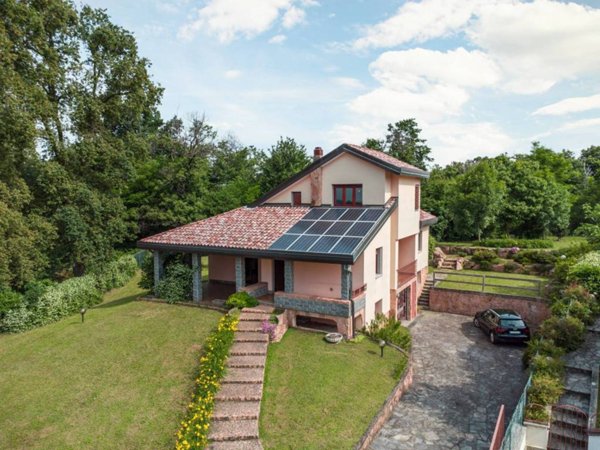 casa indipendente in vendita a Caronno Varesino