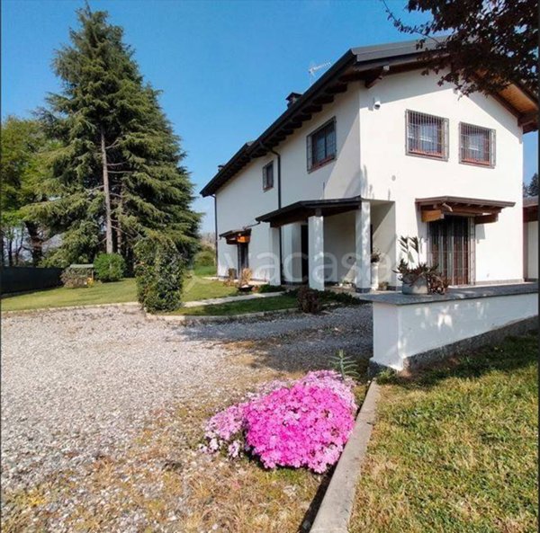 casa indipendente in vendita a Caronno Varesino