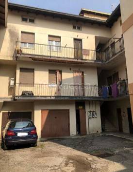 appartamento in vendita a Caronno Varesino
