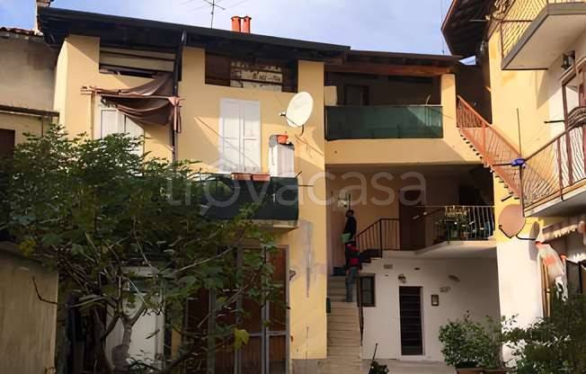 appartamento in vendita a Caronno Varesino