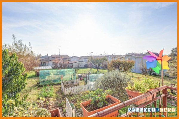 appartamento in vendita a Caronno Varesino