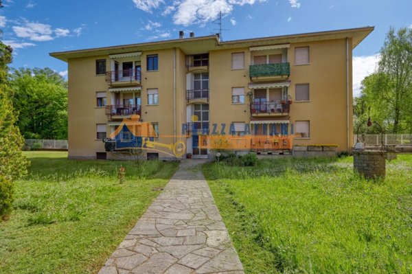 appartamento in vendita a Caronno Varesino
