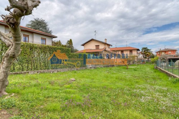 casa indipendente in vendita a Caronno Varesino