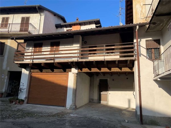 appartamento in vendita a Caronno Varesino