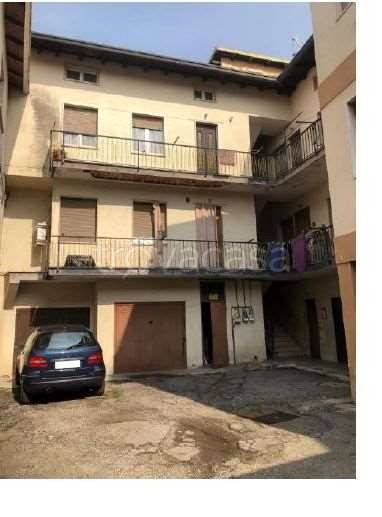 appartamento in vendita a Caronno Varesino